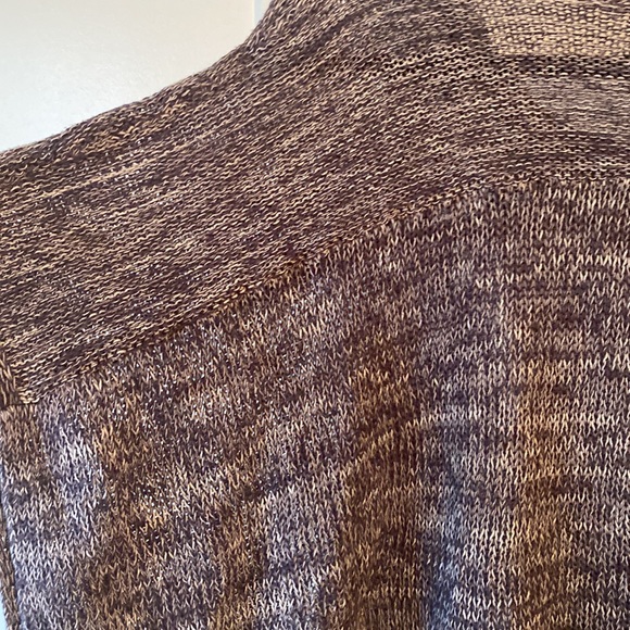 ✨ANY 2 FOR 15 ANY 3 FOR 20✨ Blue Distressed Batwing Sweater - Picture 9 of 9